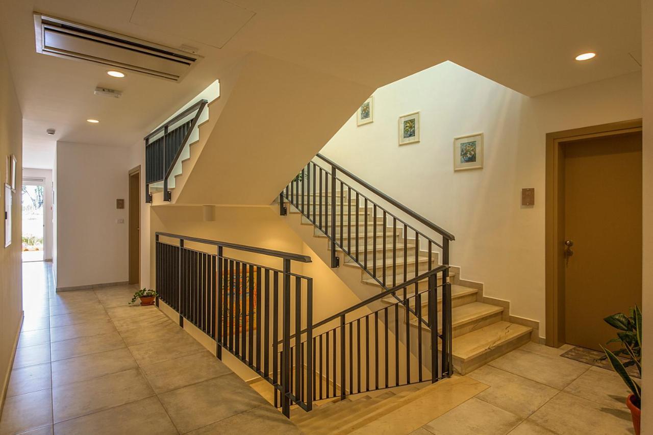 Hotel Manora Нерезине Екстериор снимка