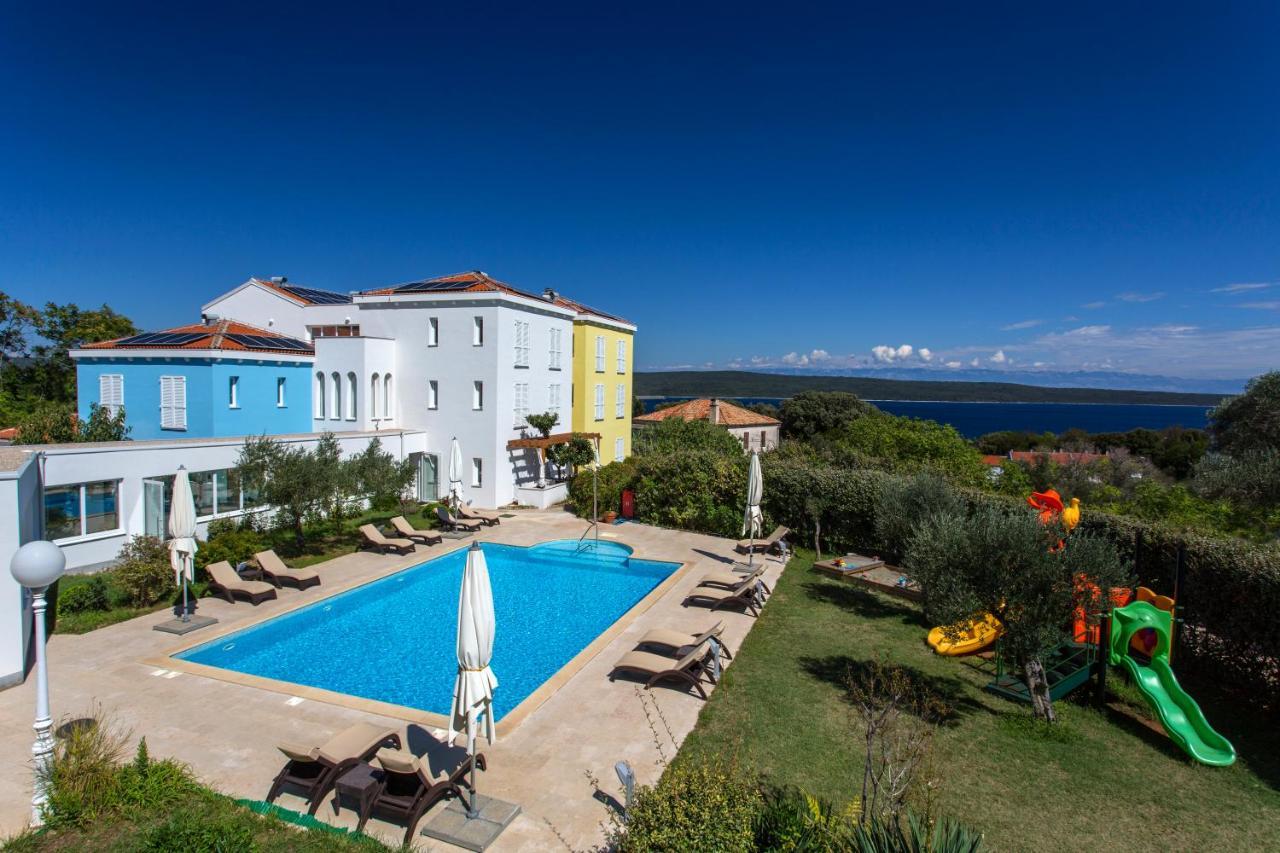 Hotel Manora Нерезине Екстериор снимка