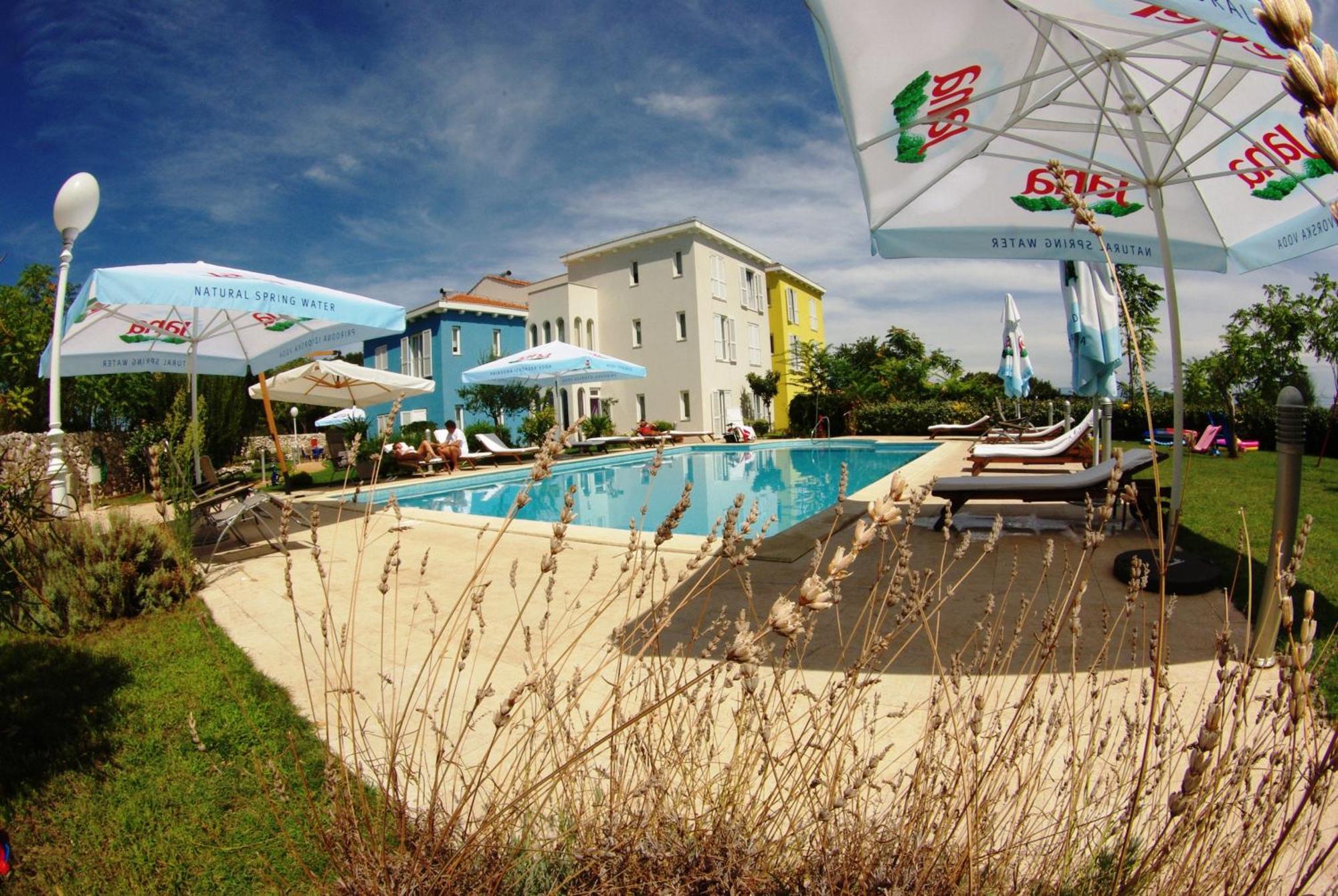 Hotel Manora Нерезине Екстериор снимка