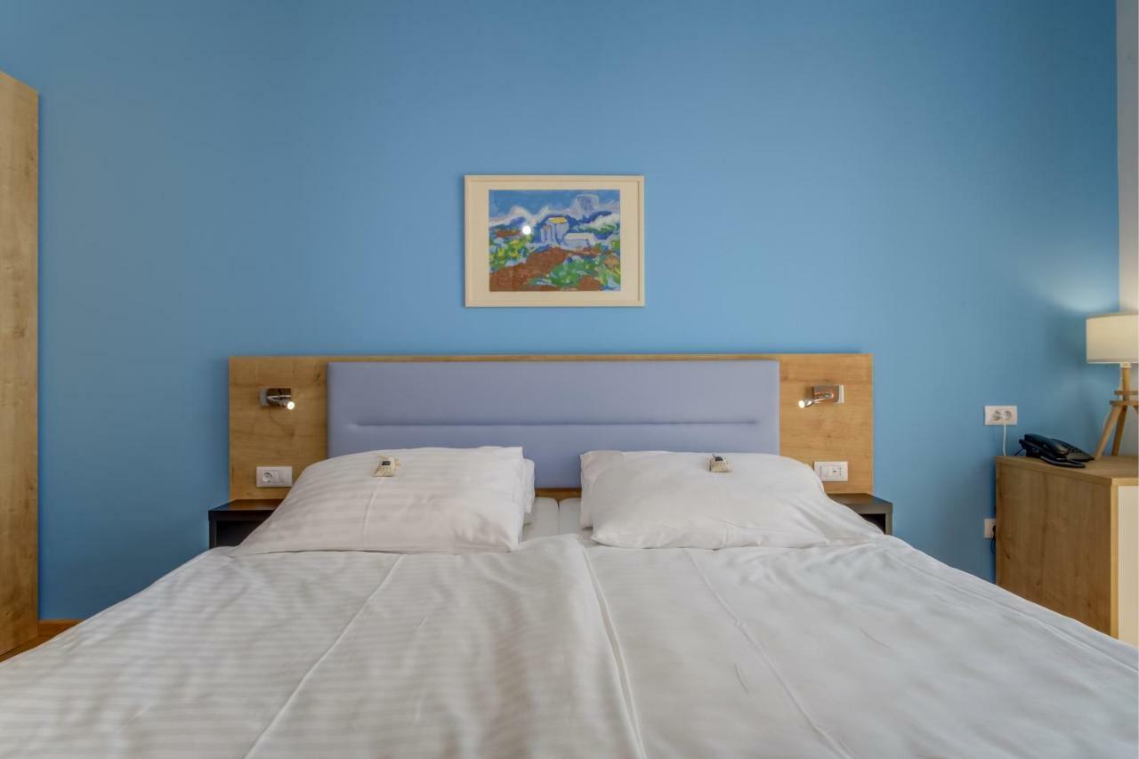 Hotel Manora Нерезине Екстериор снимка
